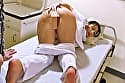 大部屋なのにチ〇ポが疼いて眠れないボクの精子を搾りとってくれるエロくて可愛い人妻看護師さん