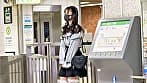 メンコンにドハマりしちゃっている19歳無職のみなみちゃん。性格はキツくて扱いにくいけど大量報酬を餌にして中出し乱交ハメ撮り撮影了承してくれちゃいましたwww