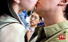 混雑バスで動けず長時間べろキスされ蕩け顔を見られた人妻は若いチ○ポを握りだす