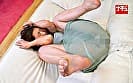 同じマンションに住む無防備な透けパン美尻女に浣腸をぶち込んだら我慢できず着衣噴射 3 玄関前を掃除する色白女