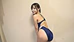 芦名ほのか 濡れてテカってピッタリ密着 神競泳水着 可愛い女子の競泳水着姿をじっとりと堪能！着替え撮影から始まり貧乳から巨乳にパイパン、ハミ毛、ジョリワキ等のフェチ接写やローションソーププレイや競泳水着ぶっかけ等を完全着衣で楽しむAV