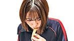 「明日はハンバーグが食べたいです！」毎晩ご飯目当てに通い詰めるお隣の貧乏女子大生を餌付けで完全に懐かせ同棲状態に。妖艶フラダンスから始まる依存生中出しSEX 千葉優花