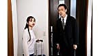 民泊ダブルブッキング 一つ屋根の下で惹かれあう二人 宮本さと美