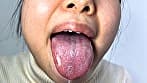 唾液たっぷりかりなちゃんの口内観察