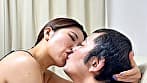 息遣いが色っぽいもなかちゃんがM男に濃厚キス
