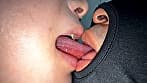 積極的で超長舌なゆいなちゃんがM男に濃厚キス