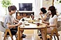 男友達の妹の無防備なハミ乳ノーブラ姿に思わずガン見！二人っきりになった時にノーブラを指摘したら恥じらいまくりで押しに弱くてそのままハメまくった 小笠原菜乃