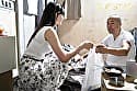 配送中NTR 既婚ベテランドライバーの配送に付いて回るうち車中でおそわれてしまった新婚人妻 本庄鈴