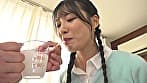 耐えたら賞金！ダメならデカマラ即ハメ！スリムボディ女子大生が牛乳を口に含んでガニ股顔面騎乗クンニチャレンジ！上からぐちょぐちょ唾液ミルク下からイキ潮！！敏感なクリの皮を剥かれデロデロに舐められ膣穴に舌を捻じ込まれ腰をくねらせガックガック絶頂失禁！！～まゆ編～