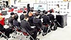 「滴るマン汁」「火照って発汗」「大量潮吹き」しながら、会社案内中に就活生にバレないように、こっそりイキまくり！大絶頂会社説明会