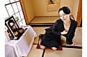 夫の居ない寂しさをオナニーだけでは紛らわせない淫乱未亡人