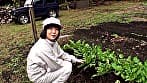 田舎で農業に従事する熟女を対象に取材している、と農作業中の四十路熟女をナンパして旅館に誘い快楽に堕ちる濃厚中出しセックス！