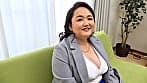 代々巨乳家系の五十路熟女の初撮りAVセックス！セックスレスに耐え兼ねAV男優と破廉恥性交！