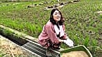 黒人田舎ナンパ！農作業中の熟女と国際交流混浴露天風呂で想像以上の巨根を膣奥まで突っ込まれ狂ったようにイキまくる！