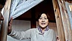 田舎の一軒家で悶々と暮らす58歳独り身熟女が寂しさと欲求不満からカメラの前で痴態を晒す初撮り中出しセックス！