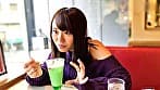 マッチアプリで下着モデルバイトに現れたれーちゃん。あどけない笑顔の巨乳娘と大失禁＆イキ狂いの嵌め撮りセックス！