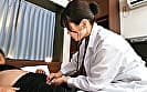 訪問女医の誘惑に耐えきれず性欲暴発！「もう我慢できない･･･」白衣の美人女医3人に濃厚診察され、勃起ち○ぽが限界突破！精子がカラになるまで搾り取られた！