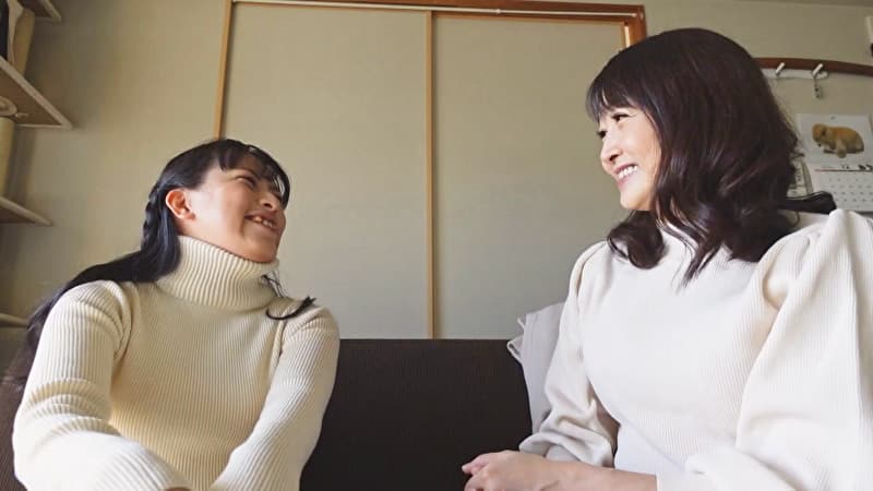 綺麗なお姉さんが素人女子をレズナンパ 10