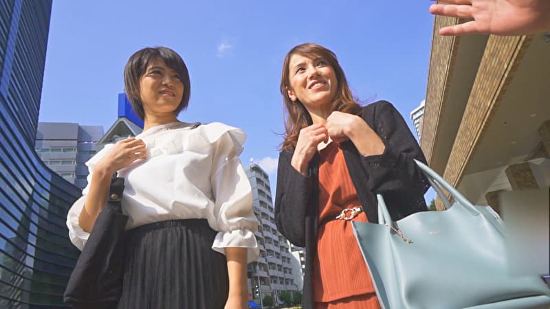 ママ友と思ってナンパしたらガチ母娘で、大人のはずの母親が娘の前でエクスタシーを求めるビッチを披露する件。