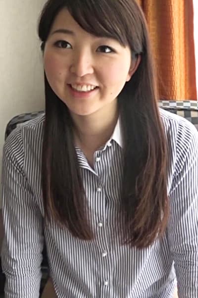 程よい肉付きの若妻さんの敏感な毛むくじゃらマ〇コ