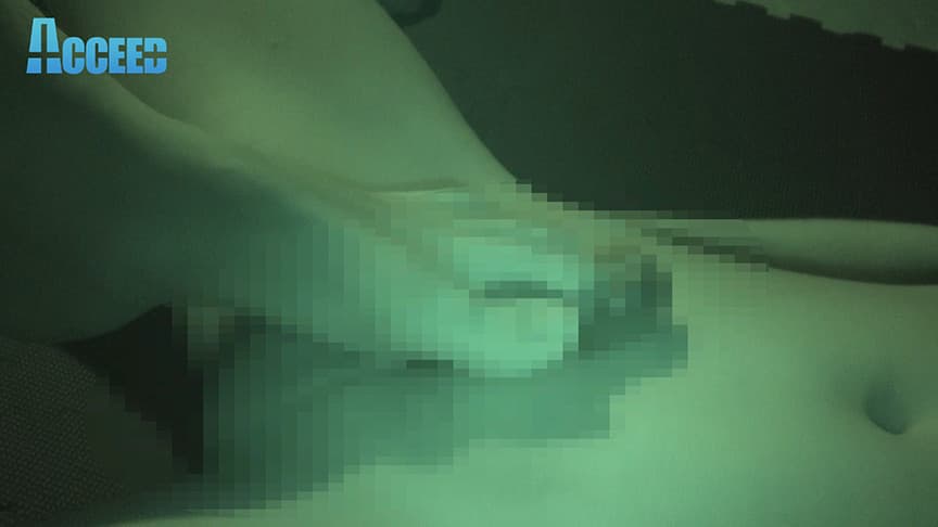 潜入発展場～巨根美○年が全裸勃起でヤられ待ち！～