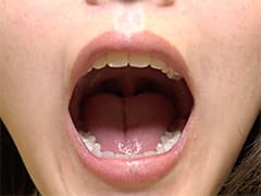 神アングルで激カワ美女のとってもレアな口内観察！