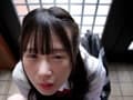 帰宅早々玄関先でフェラしてくれるグラビアアイドル