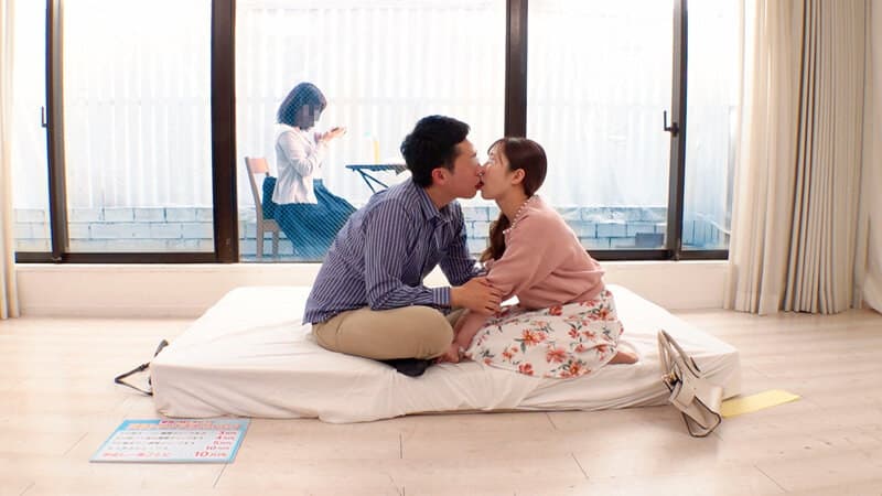 欲求不満旦那と妻の妹が「ずーっと濃厚ディープキス」