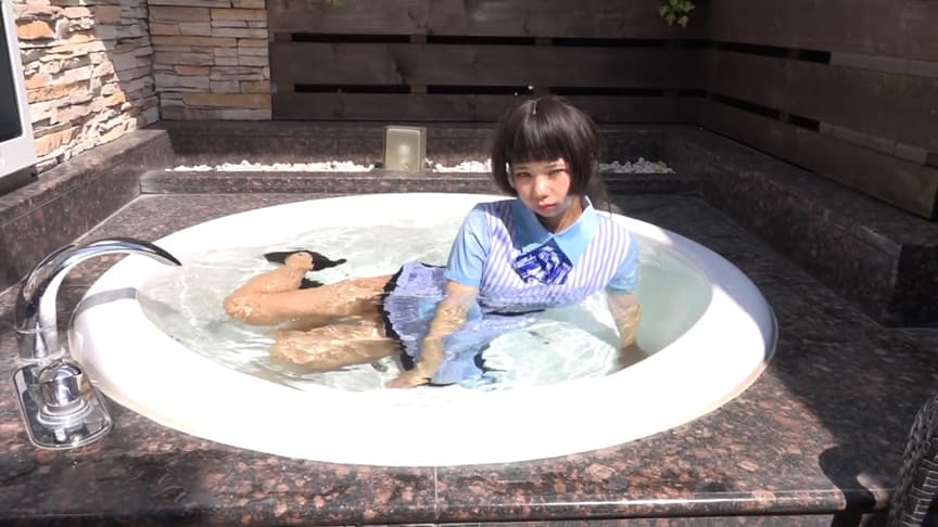 客室乗務員制服・切り裂き1