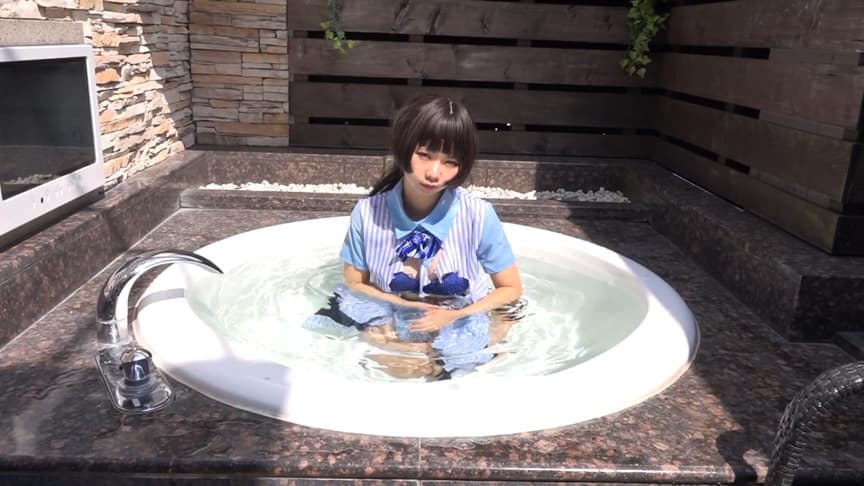 客室乗務員制服・切り裂き1