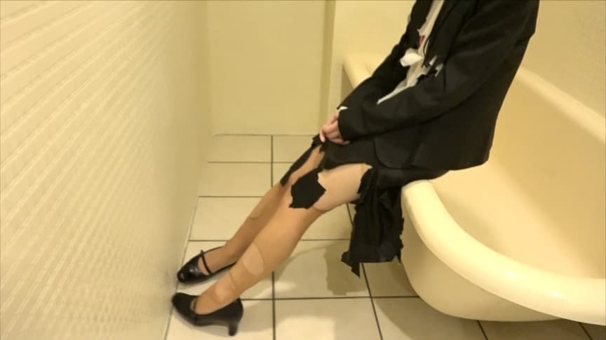 就活女子のリクルートスーツ切り裂き（3）