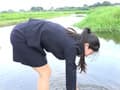 入社式恒例行事で泥だらけ