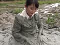 就活の合間に泥んこ遊び