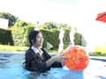 就活女子学生の内定祝い（2）
