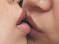 接吻淫女
