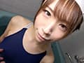 真白美生 濡れてテカってピッタリ密着 神スク水