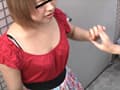 ケンカ胸ちら