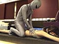 潰される薄腹、レイラの腹パンチ案件