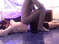 可愛い19歳ヴァージン小娘に腹パンチ