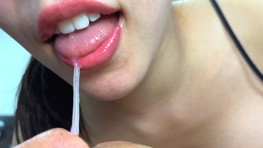 色っぽく誘ってくれるまいなちゃんがM男に濃厚鼻フェラ