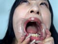 喉ちんこが可愛いゆのちゃんの口内観察
