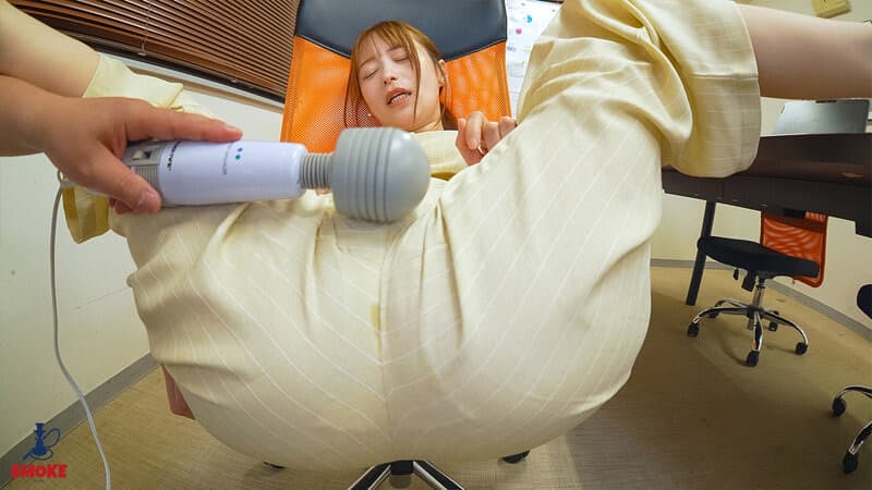 【飲尿聖水セクハラ】 新人デカ尻部下OL 天馬ゆい