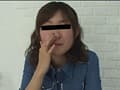 素人女性がカメラの前で鼻クソをほじってしまいました