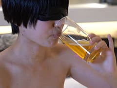 【飲尿・ハメ撮り】同人AVモデルのやみこちゃん初出演！