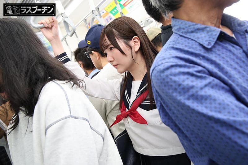 完全着衣内アングル！2 色白美乳首セーラー服少女