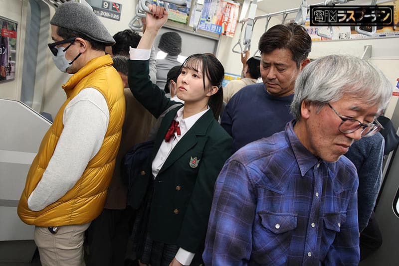 完全着衣内アングル！2 感じすぎて泣き顔美少女