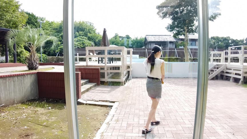 公衆電話ボックス360度 ひなみさん（21歳・大学生）
