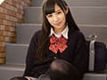 毎朝見かけるニーハイ太ももパンチラ女子○生3
