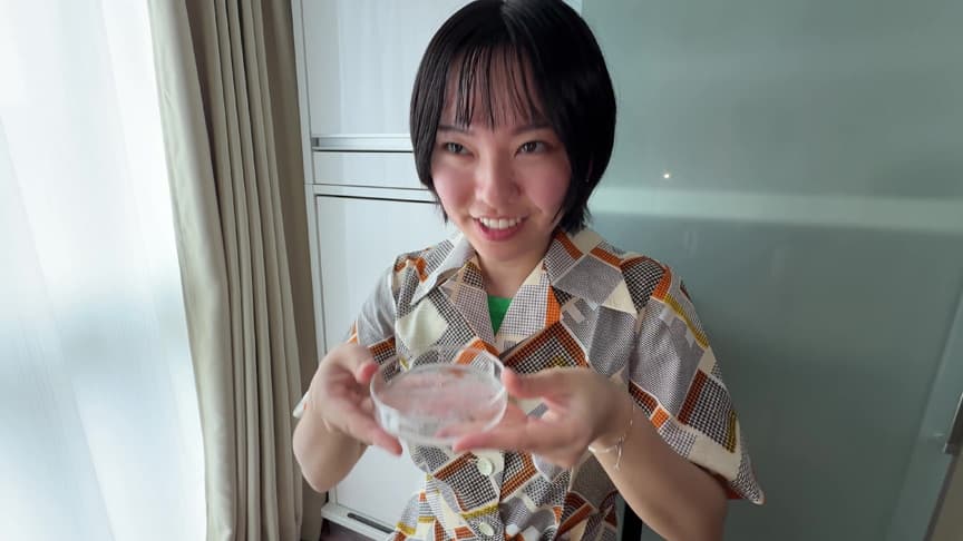 【個人撮影】加護まりの舌ブラシで「汚舌苔」採取