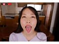 【VR】【8K】玉井晴香 初VR 綺麗すぎる友達のお母さんは、息子ほど歳の離れたチ×ポにも簡単にイカされてしまう‘敏感すぎるオンナ’でした。